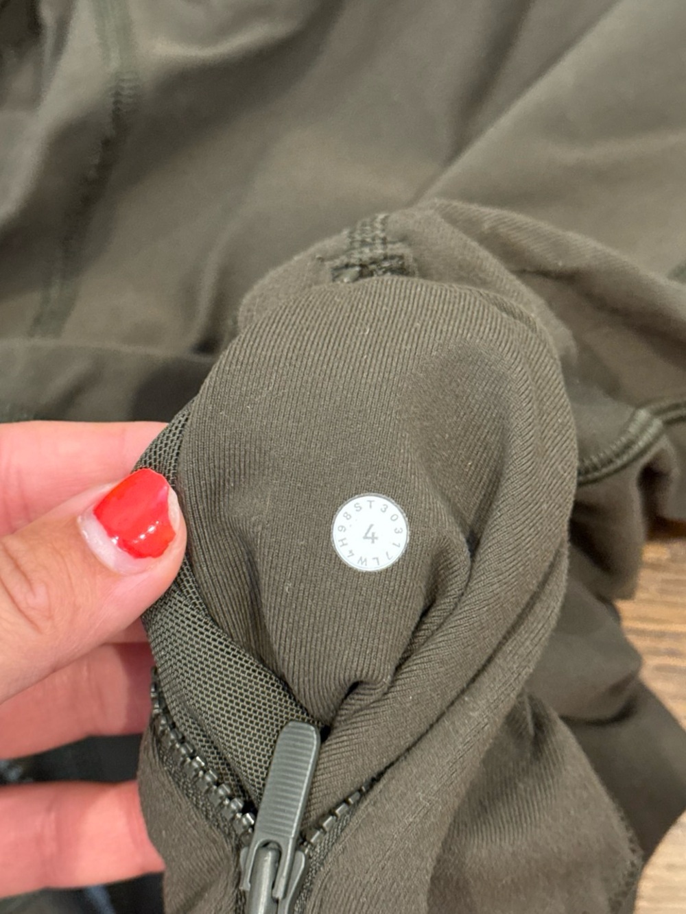 Lululemon - Picture 2 of 2